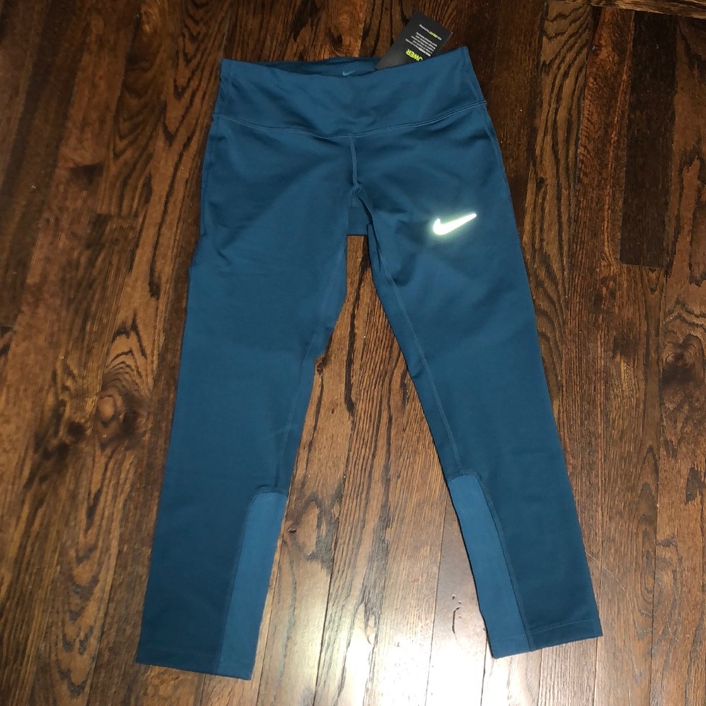 Nike Crop Fit Run Tights - Picture 1 of 7